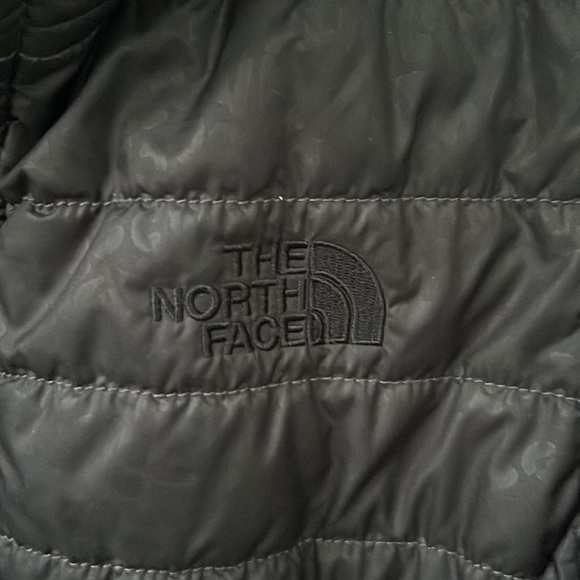 Amazing NorthFace girl’s Reversible Jacket - Picture 2 of 6
